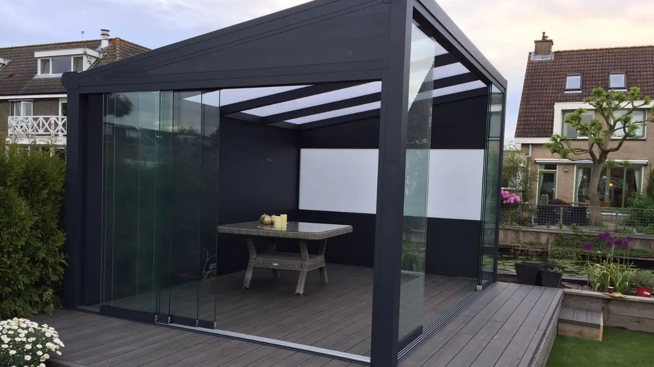 Ribolla Noir toit clair — détail pergola Deponti