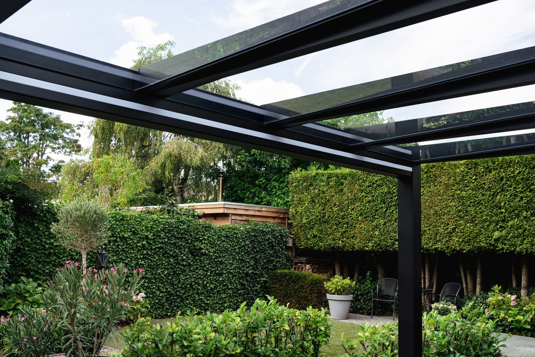 Trebbiano – Pergola aluminium à toiture verre — détail pergola Deponti