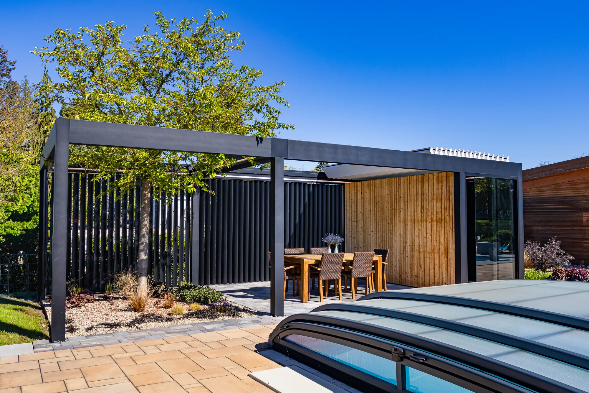 Pergola Pinela Deluxe Plus, détail d'aménagement