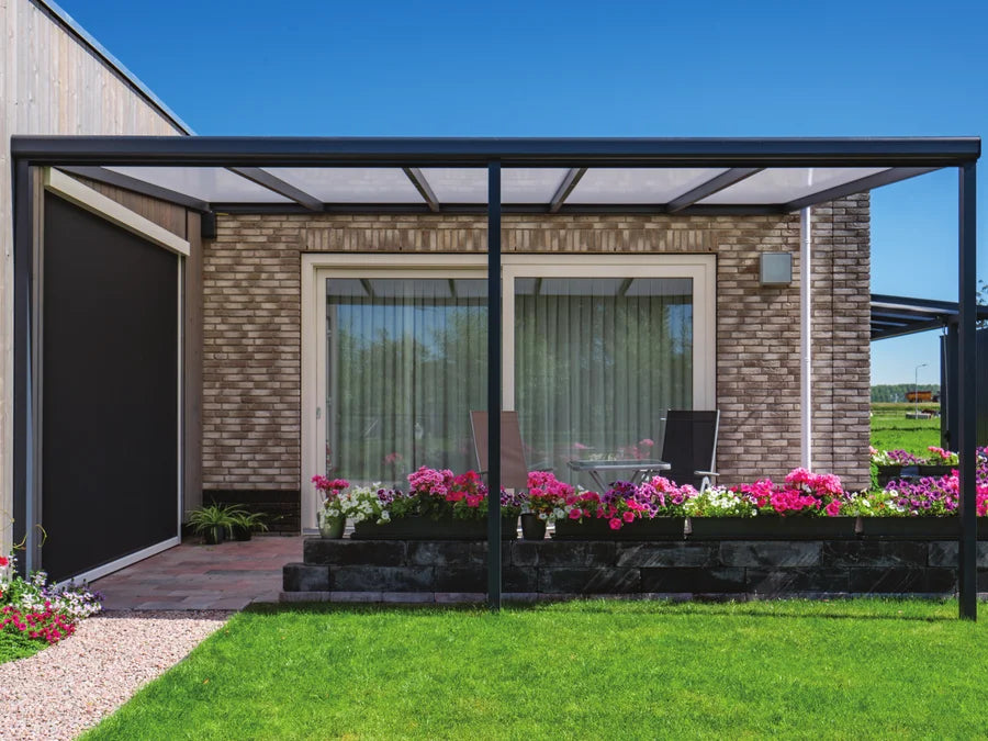 Pergola aluminium Nebbiolo Deponti installée en Loire-Atlantique par BB'art Outdoor