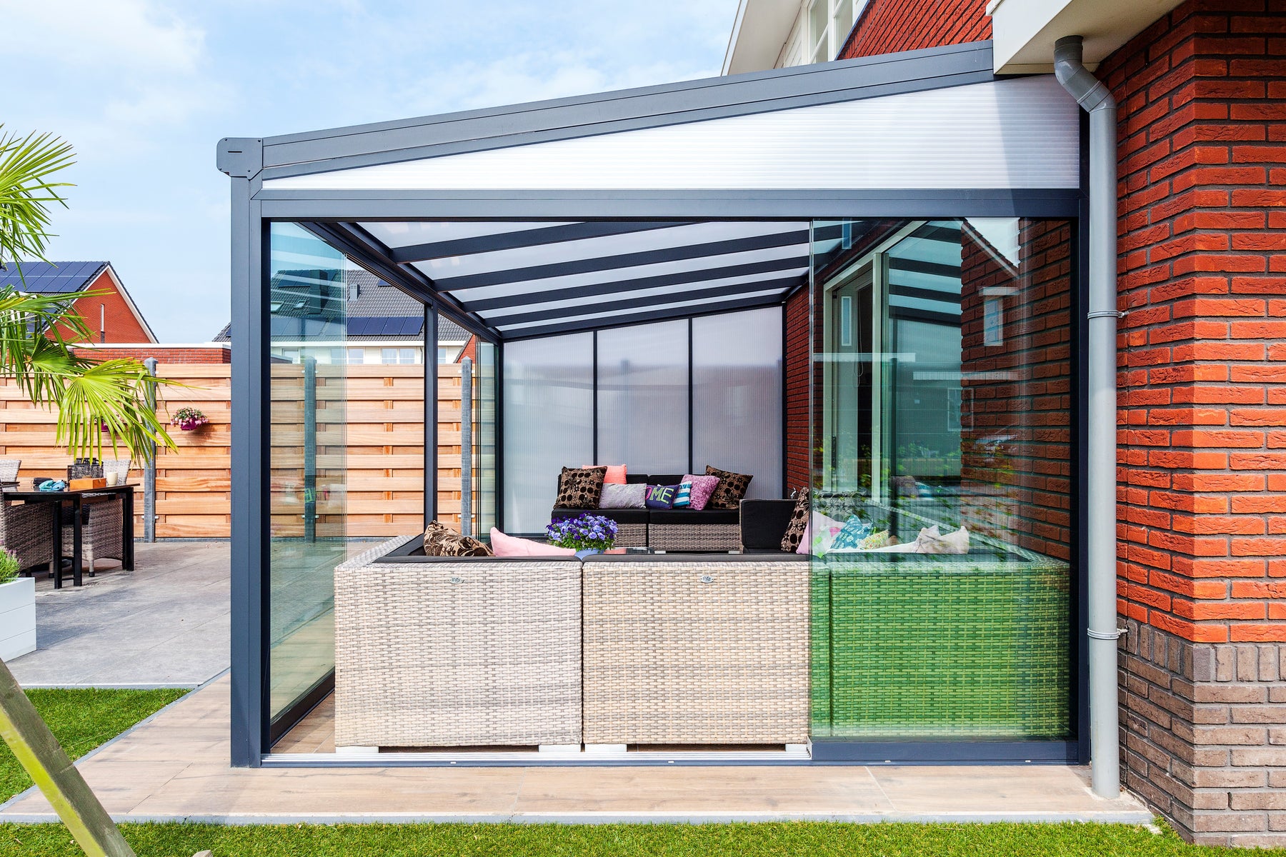 Nebbiolo Gris graphite toit ultra-clair — détail pergola Deponti