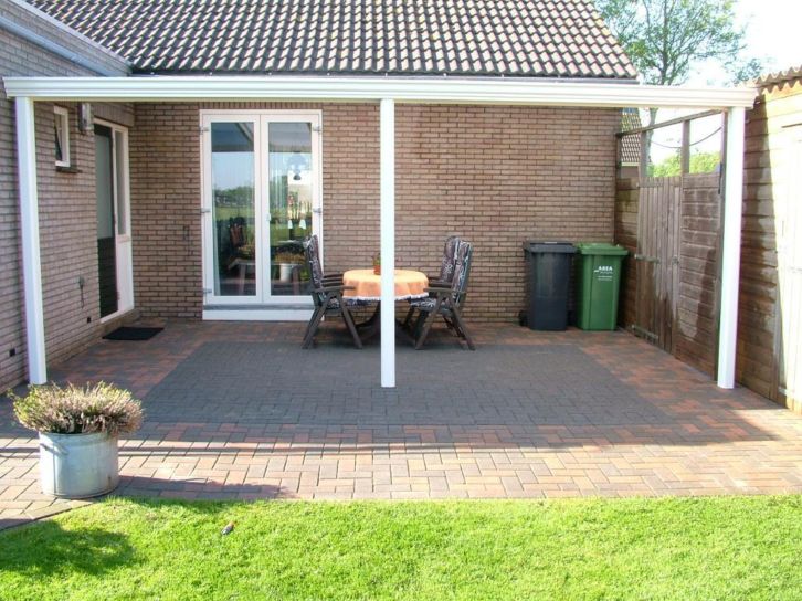 Nebbiolo Blanc crème toit clair — pergola aluminium Deponti